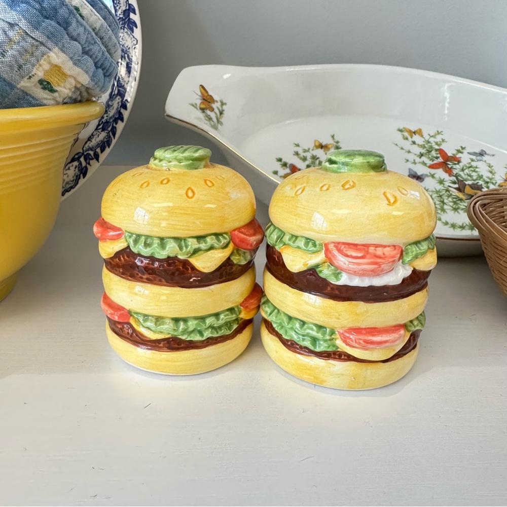 Fun Vintage Burger Salt and Pepper Shakers